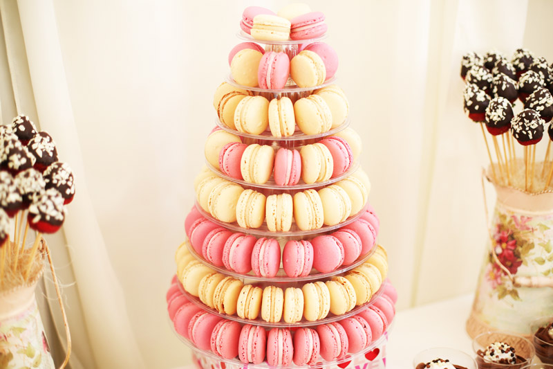 Macarons & Cake Pops - The Candy Buffet Company